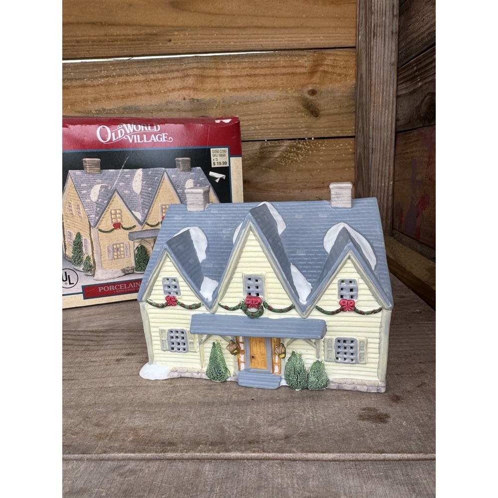 Vintage Christmas Lemax Dickensvale Village ~ YELLOW‎ HOUSE 2 STORY ~ In box
